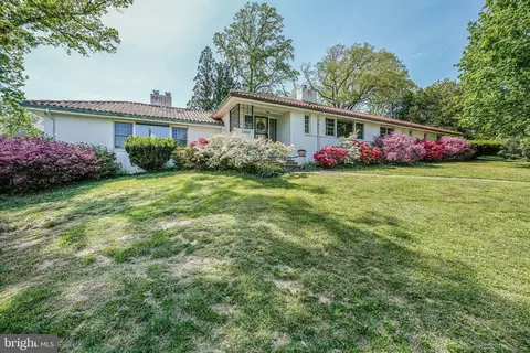 3460 Glavis Rd, Falls Church, VA 22044
