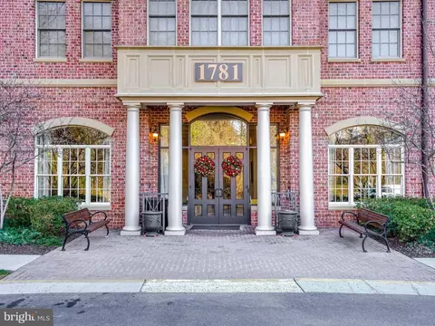 1781 Chain Bridge Rd #307, Mclean, VA 22102