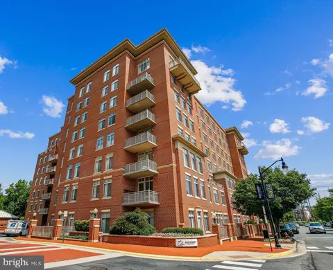 4480 Market Commons Dr #512, Fairfax, VA 22033