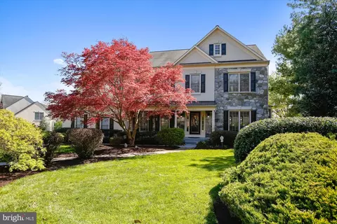9617 Savannah Crossing Ct, Vienna, VA 22182