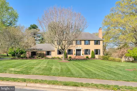 6363 Lynwood Hill Rd, Mclean, VA 22101