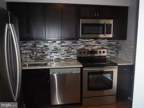 11527 Buttonwood Ct, Reston, VA 20191