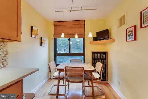 1800 Old Meadow Rd #321, Mclean, VA 22102 photo 25