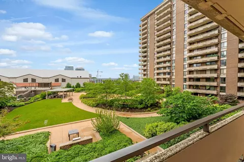 1800 Old Meadow Rd #321, Mclean, VA 22102 photo 30