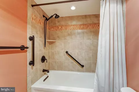 1800 Old Meadow Rd #321, Mclean, VA 22102 photo 21