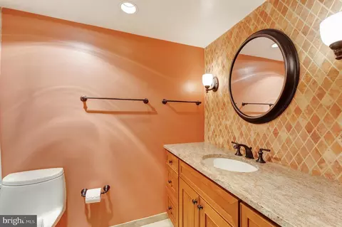 1800 Old Meadow Rd #321, Mclean, VA 22102 photo 20
