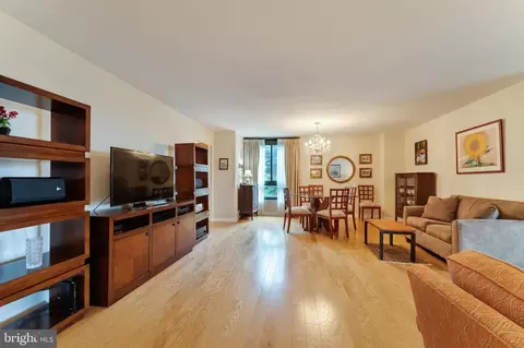1800 Old Meadow Rd #321, Mclean, VA 22102 photo 6