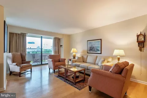 1800 Old Meadow Rd #321, Mclean, VA 22102 photo 7