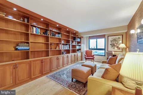 1800 Old Meadow Rd #321, Mclean, VA 22102 photo 16