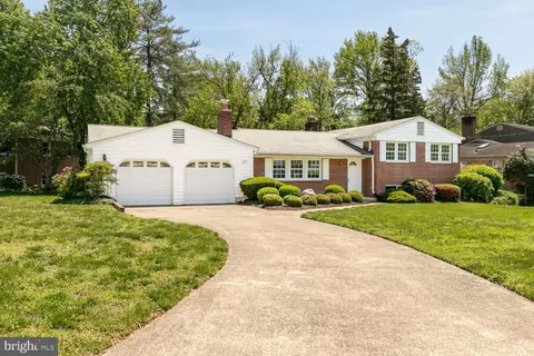 1915 Shannon Ct, Alexandria, VA 22306