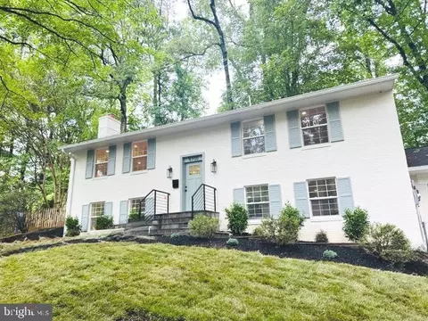 8700 Rosedale Ln, Annandale, VA 22003