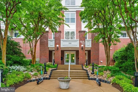 1641 International Dr #215, Mclean, VA 22102