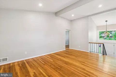 6506 Farley St, Springfield, VA 22152 photo 9