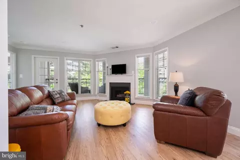 5575 Seminary Rd #212, Falls Church, VA 22041