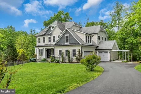 6248 Woodfair Dr, Fairfax Station, VA 22039