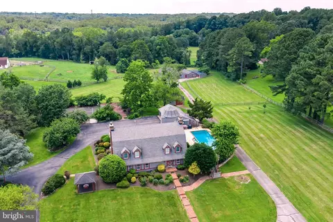 7700 Manor House Dr, Fairfax Station, VA 22039