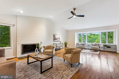 11219 S Shore Rd, Reston, VA 20190 photo 9