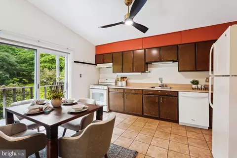 11219 S Shore Rd, Reston, VA 20190 photo 14