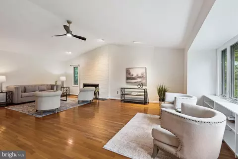 11219 S Shore Rd, Reston, VA 20190 photo 10