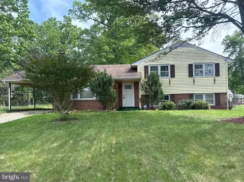 14825 Carlbern Dr, Centreville, VA 20120