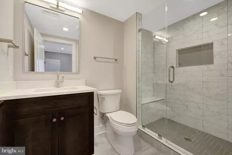 Bath - 7916 Lewinsville Rd, Mclean, VA 22102 photo 15 of 16