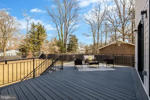 Exterior - 7916 Lewinsville Rd, Mclean, VA 22102 photo 11 of 16