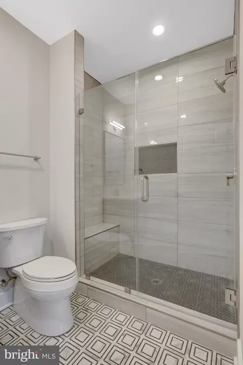 Bath - 7916 Lewinsville Rd, Mclean, VA 22102 photo 14 of 16