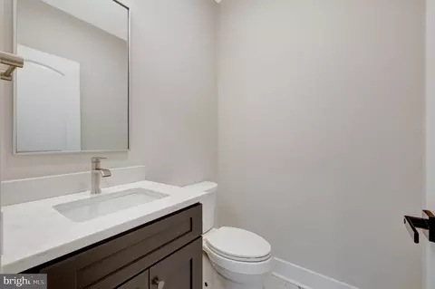 Entry Way - 7916 Lewinsville Rd, Mclean, VA 22102 photo 14 of 14