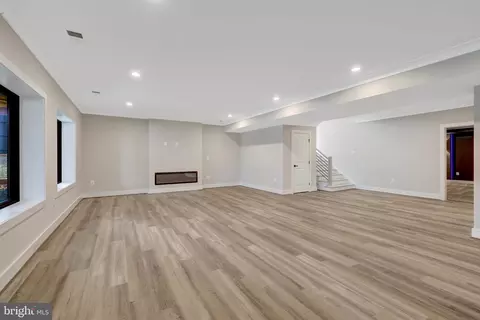 Living - 7916 Lewinsville Rd, Mclean, VA 22102 photo 2 of 2