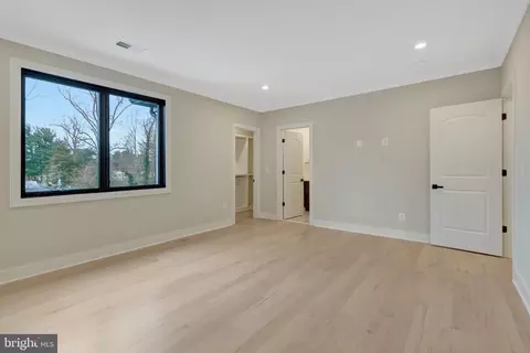 Bedroom - 7916 Lewinsville Rd, Mclean, VA 22102 photo 5 of 6