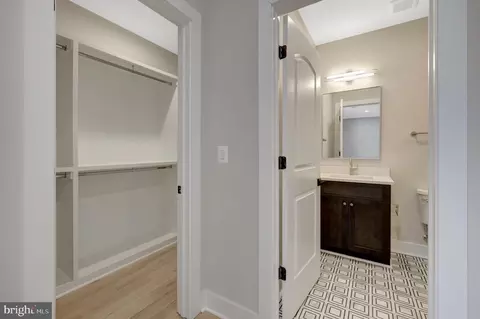 Entry Way - 7916 Lewinsville Rd, Mclean, VA 22102 photo 11 of 14