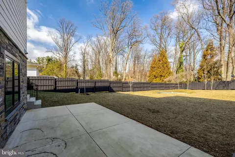 Exterior - 7916 Lewinsville Rd, Mclean, VA 22102 photo 14 of 16