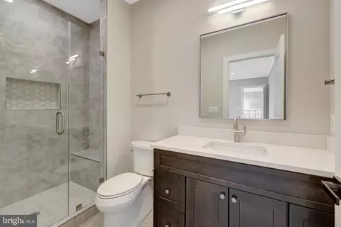 Bath - 7916 Lewinsville Rd, Mclean, VA 22102 photo 11 of 16