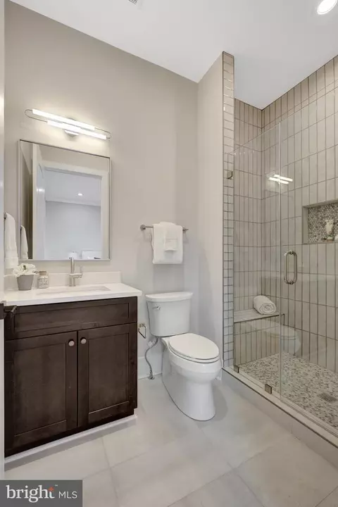 Bath - 7916 Lewinsville Rd, Mclean, VA 22102 photo 2 of 16