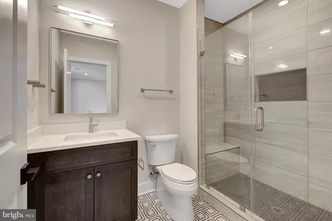 Bath - 7916 Lewinsville Rd, Mclean, VA 22102 photo 13 of 16