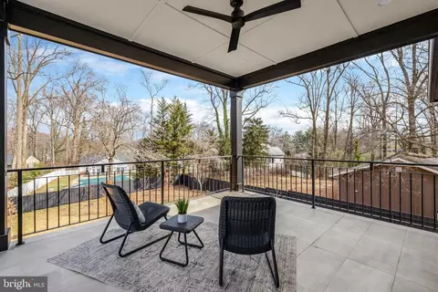 Exterior - 7916 Lewinsville Rd, Mclean, VA 22102 photo 7 of 16