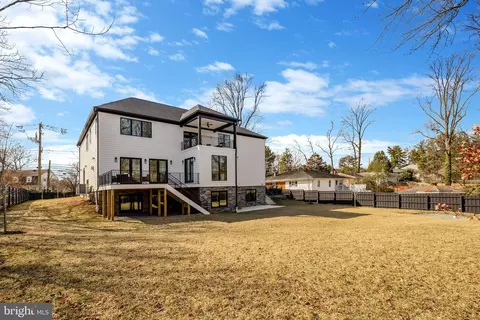 Exterior - 7916 Lewinsville Rd, Mclean, VA 22102 photo 16 of 16