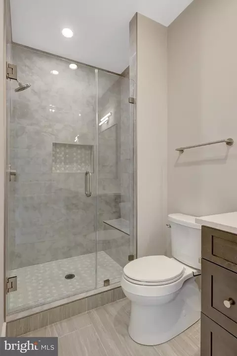 Bath - 7916 Lewinsville Rd, Mclean, VA 22102 photo 12 of 16