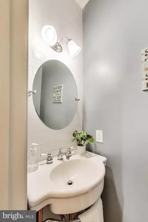 8451 Catia Ln, Springfield, VA 22153 photo 15