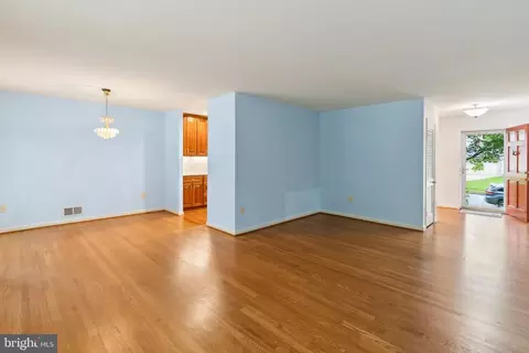 6416 Brentford Dr, Springfield, VA 22152 photo 10