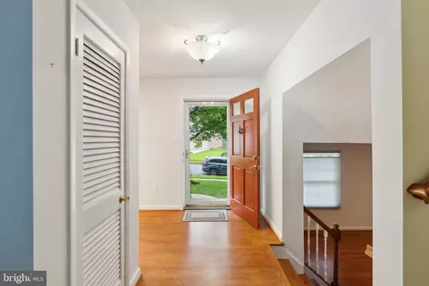6416 Brentford Dr, Springfield, VA 22152 photo 3