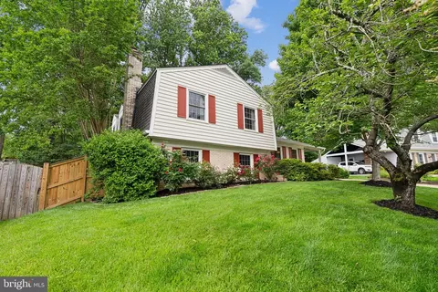 6416 Brentford Dr, Springfield, VA 22152