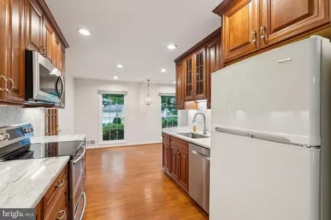 6416 Brentford Dr, Springfield, VA 22152 photo 6