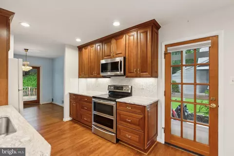 6416 Brentford Dr, Springfield, VA 22152 photo 7