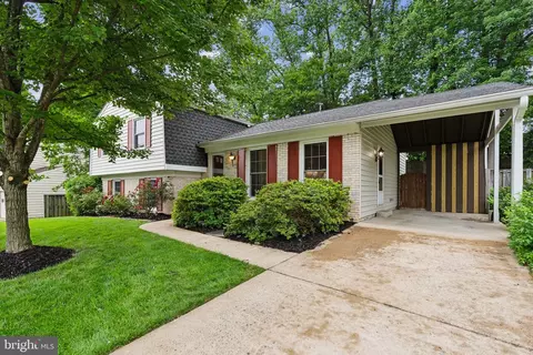 6416 Brentford Dr, Springfield, VA 22152 photo 2
