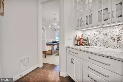 Entry Way - 7845 Montvale Way, Mclean, VA 22102 photo 5 of 14