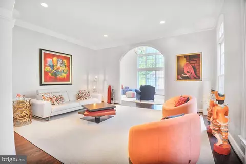 Living - 7845 Montvale Way, Mclean, VA 22102 photo 5 of 9