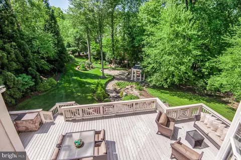 Exterior - 7845 Montvale Way, Mclean, VA 22102 photo 6 of 11