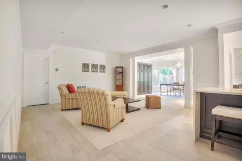 Living - 7845 Montvale Way, Mclean, VA 22102 photo 6 of 9