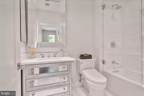 Bath - 7845 Montvale Way, Mclean, VA 22102 photo 7 of 10